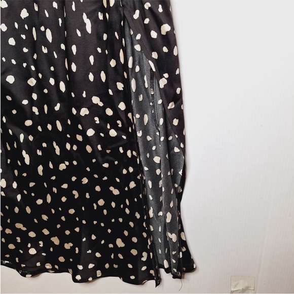 Own The Occasion Midi Dress Black Size 4 from Hello Molly Great Condition - Picture 7 of 7